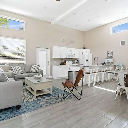 7 Bedroom 5 Bath Home With Cottage On Clearwater Beach! 外观 照片