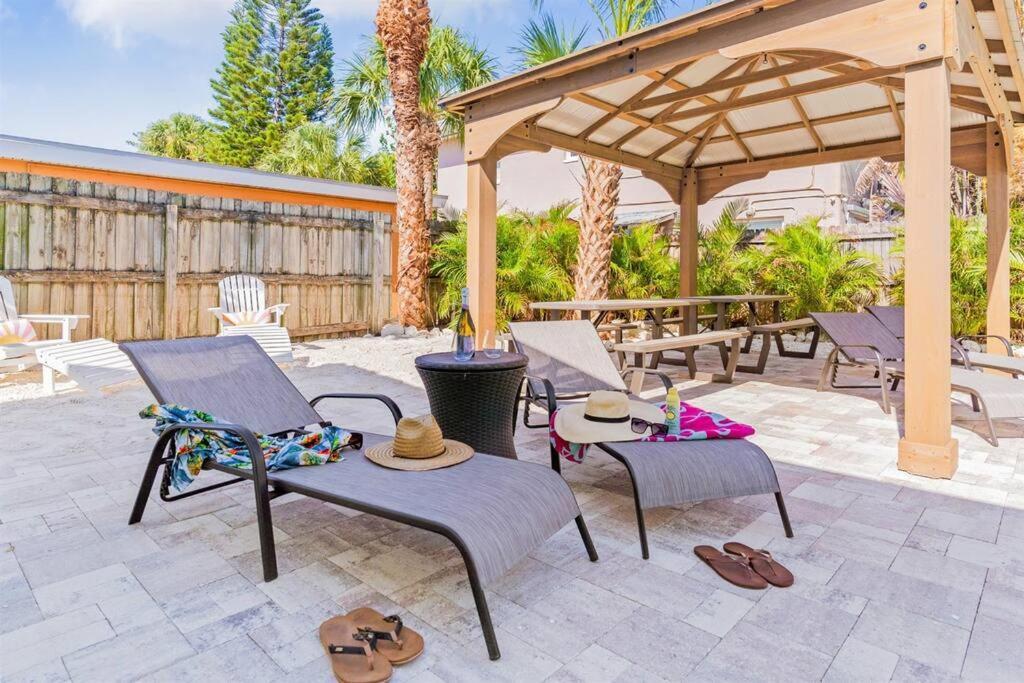 7 Bedroom 5 Bath Home With Cottage On Clearwater Beach! 外观 照片