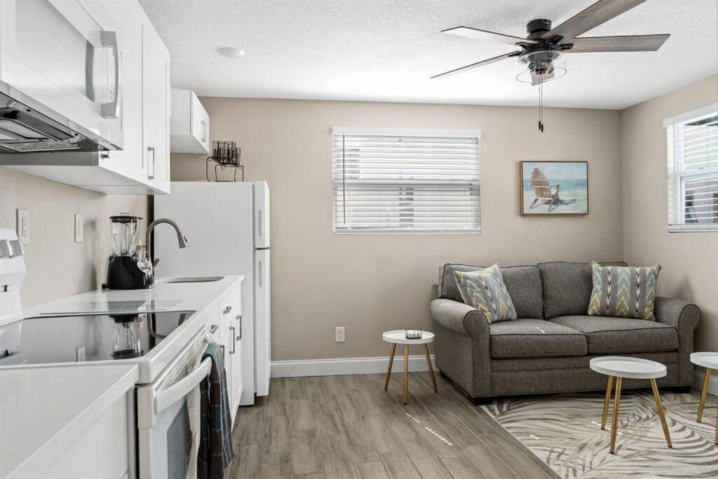 7 Bedroom 5 Bath Home With Cottage On Clearwater Beach! 外观 照片