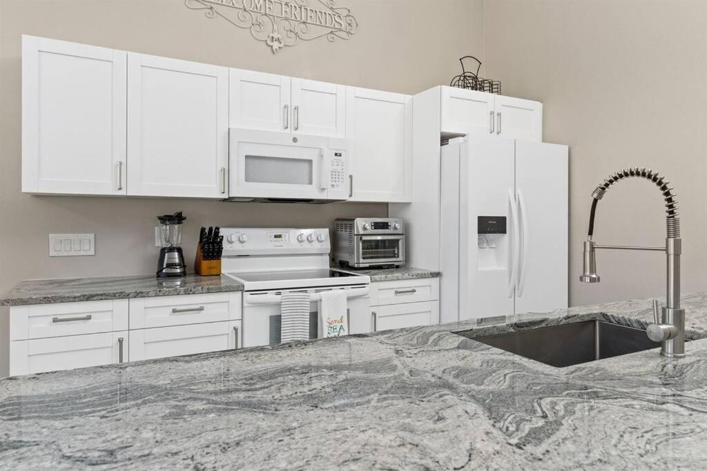 7 Bedroom 5 Bath Home With Cottage On Clearwater Beach! 外观 照片