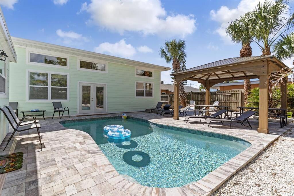 7 Bedroom 5 Bath Home With Cottage On Clearwater Beach! 外观 照片