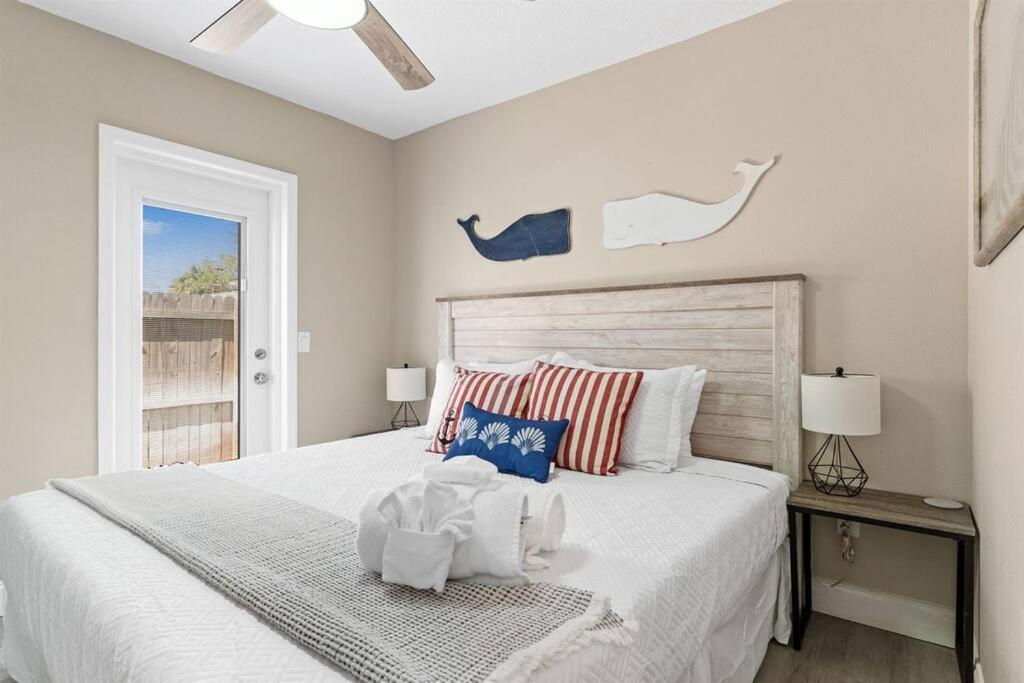 7 Bedroom 5 Bath Home With Cottage On Clearwater Beach! 外观 照片