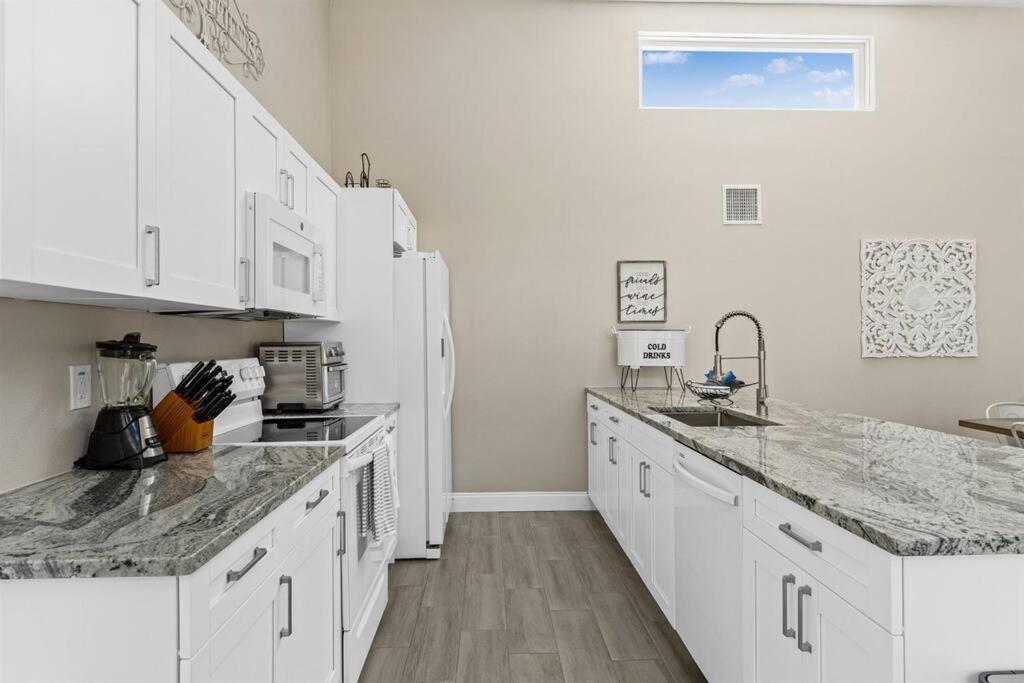7 Bedroom 5 Bath Home With Cottage On Clearwater Beach! 外观 照片