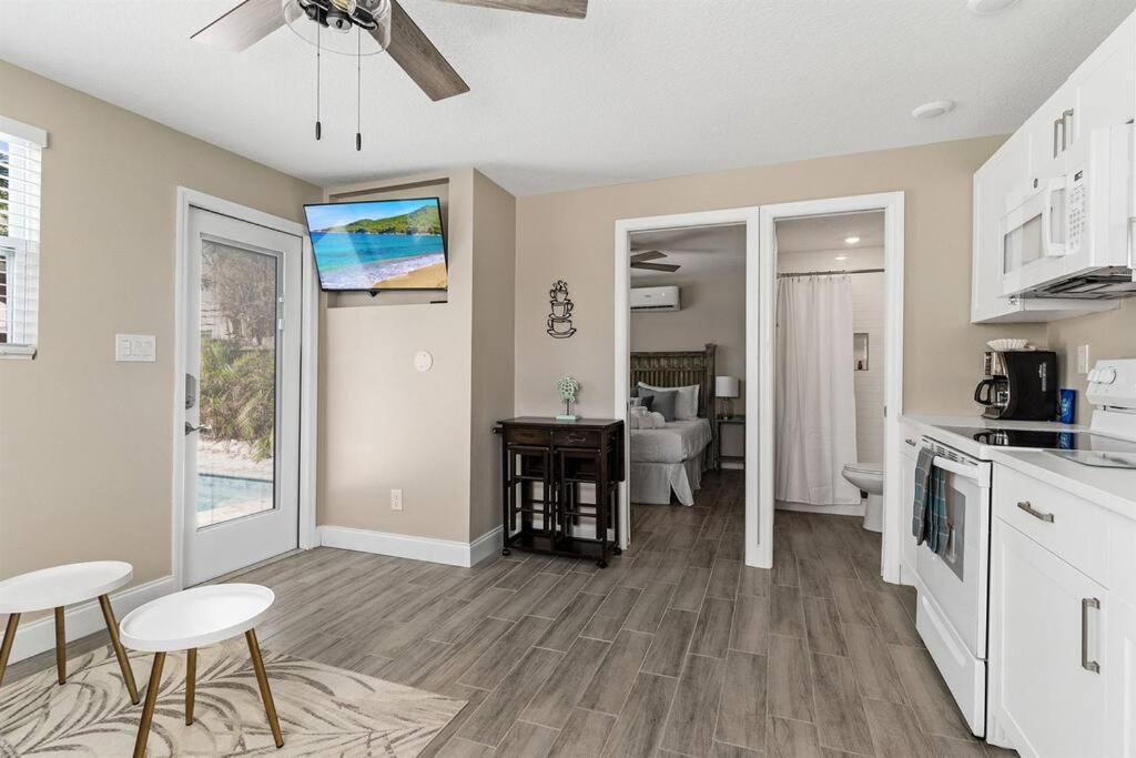 7 Bedroom 5 Bath Home With Cottage On Clearwater Beach! 外观 照片